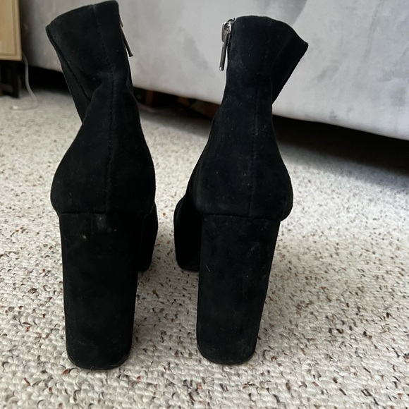 Steve Madden Platform Ankle Bootie- Black Suede, Size 8 - Picture 4 of 5